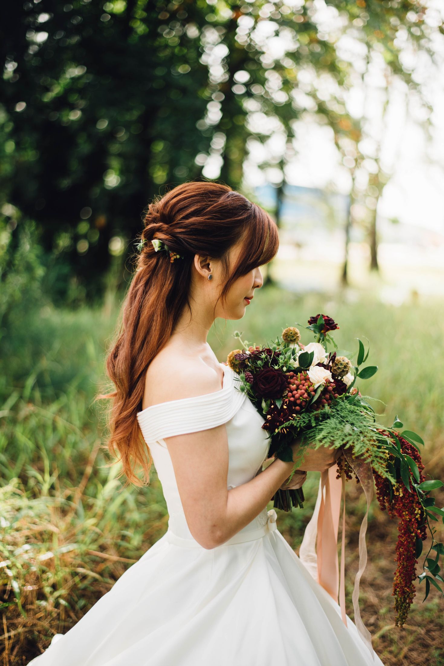 A bride holding a bouquet